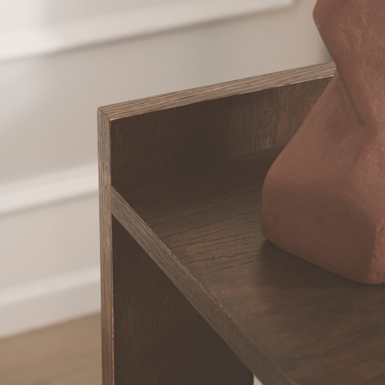 Ismo sidebord mørk eg