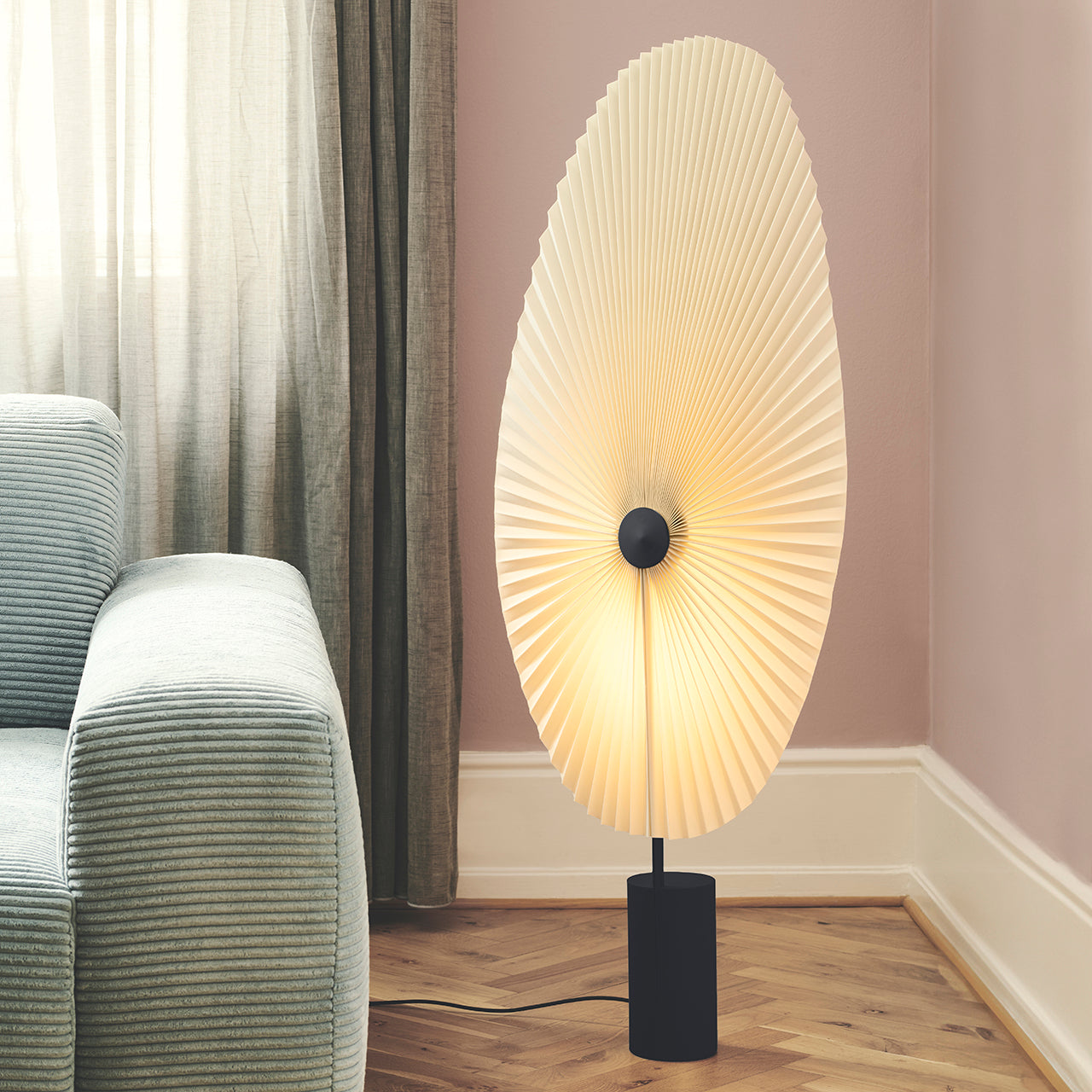 Liris gulvlampe sort