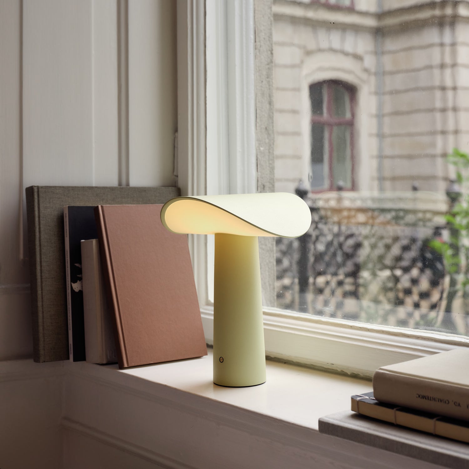 Lium portable bordlampe lys gul