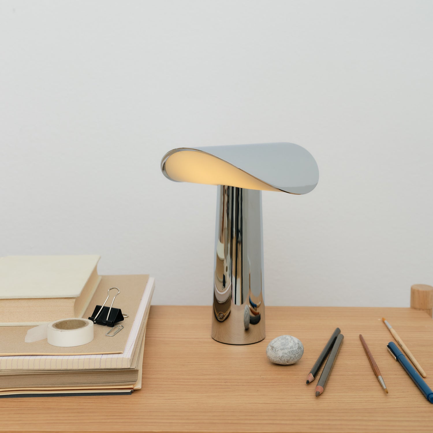 Lium portable bordlampe krom