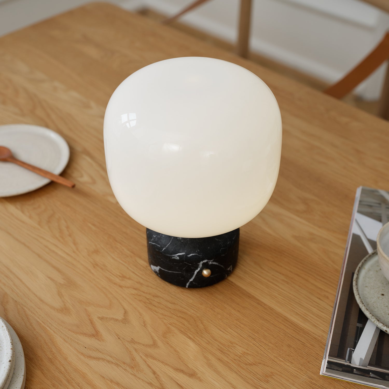 Meemo portable bordlampe, sort marmor