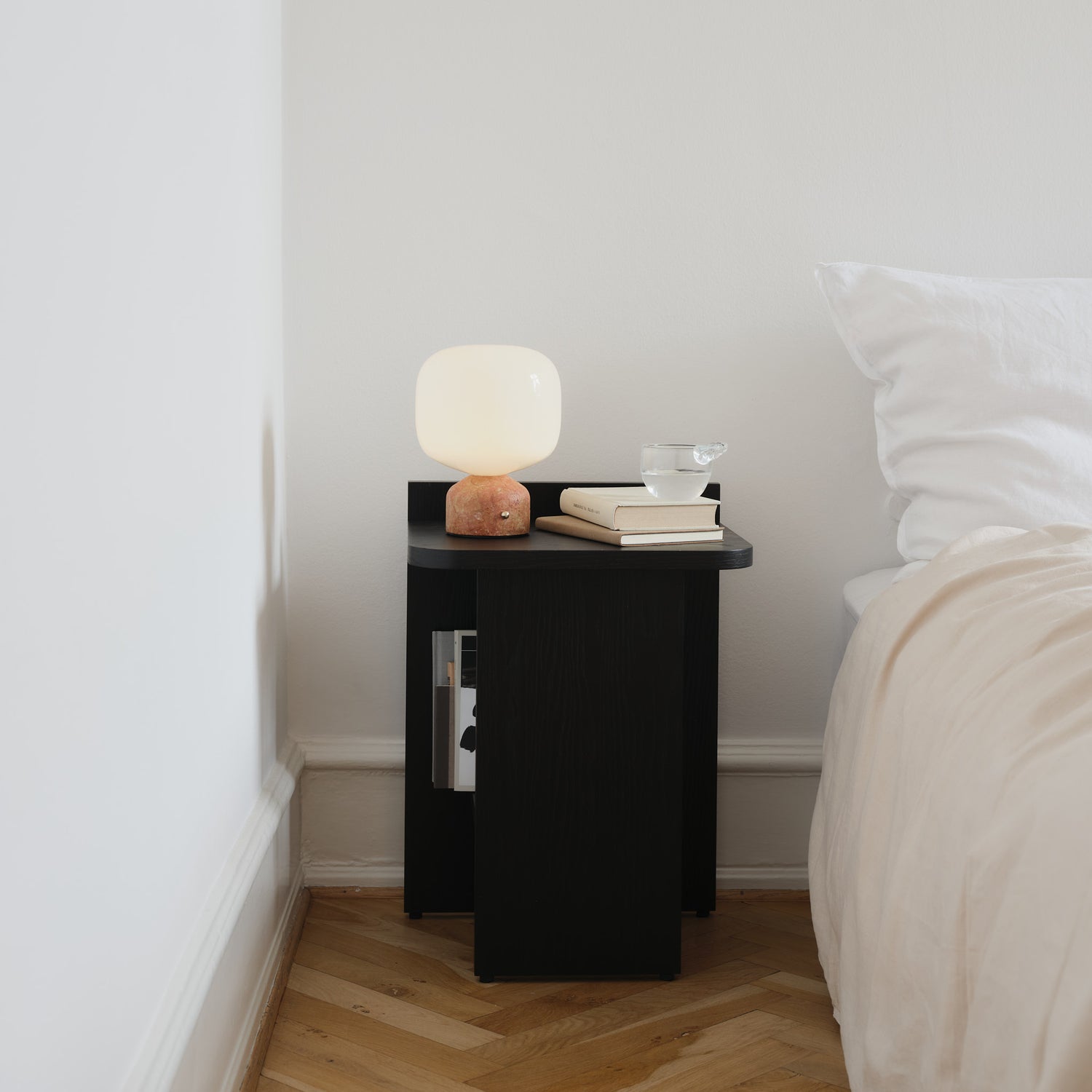 Meemo portable bordlampe, gyldenrød marmor