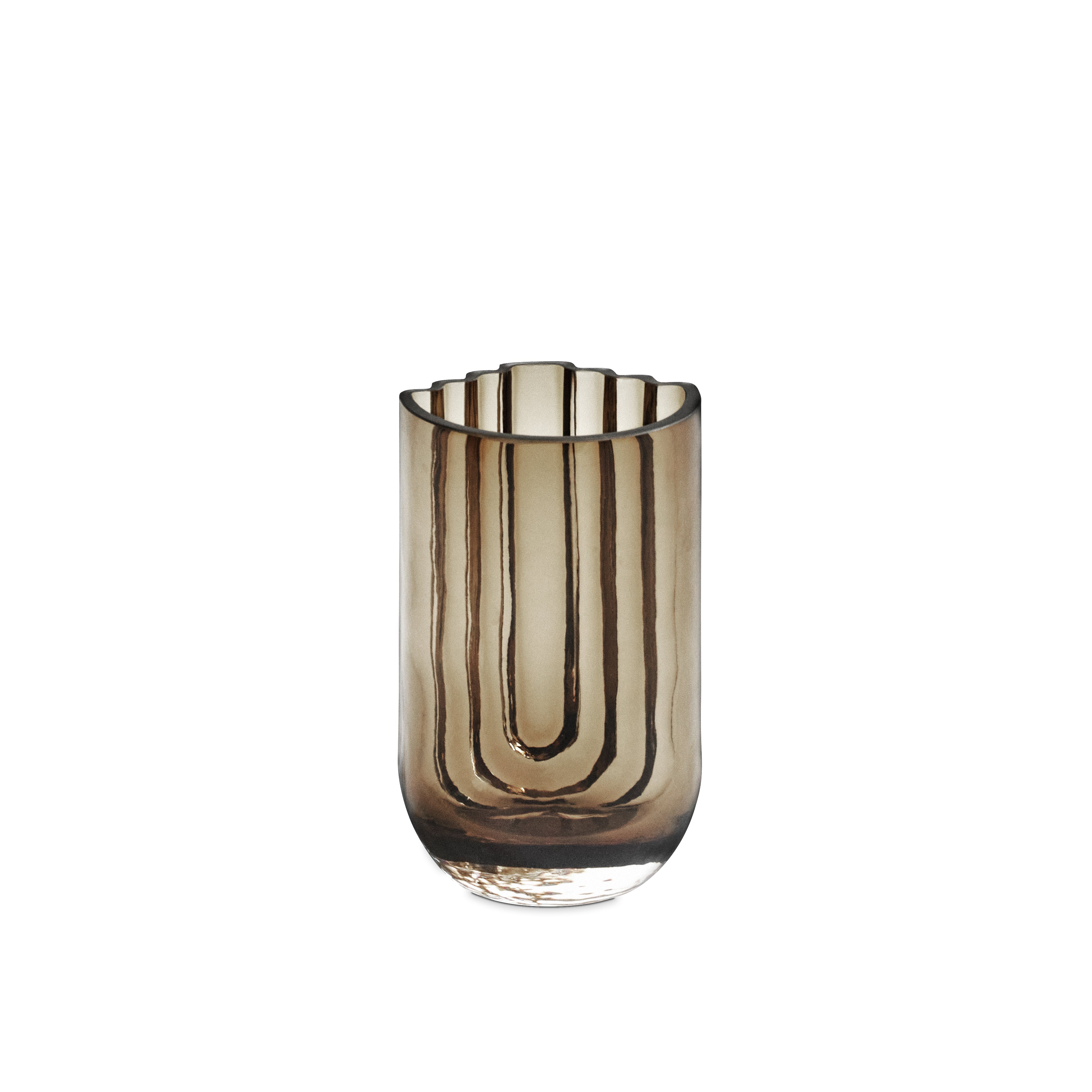 Vima vase mellem røget