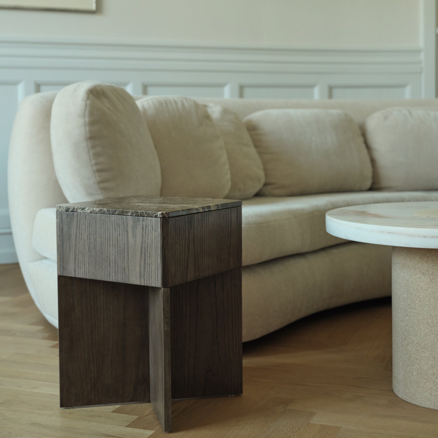 Tava sidebord mørk eg