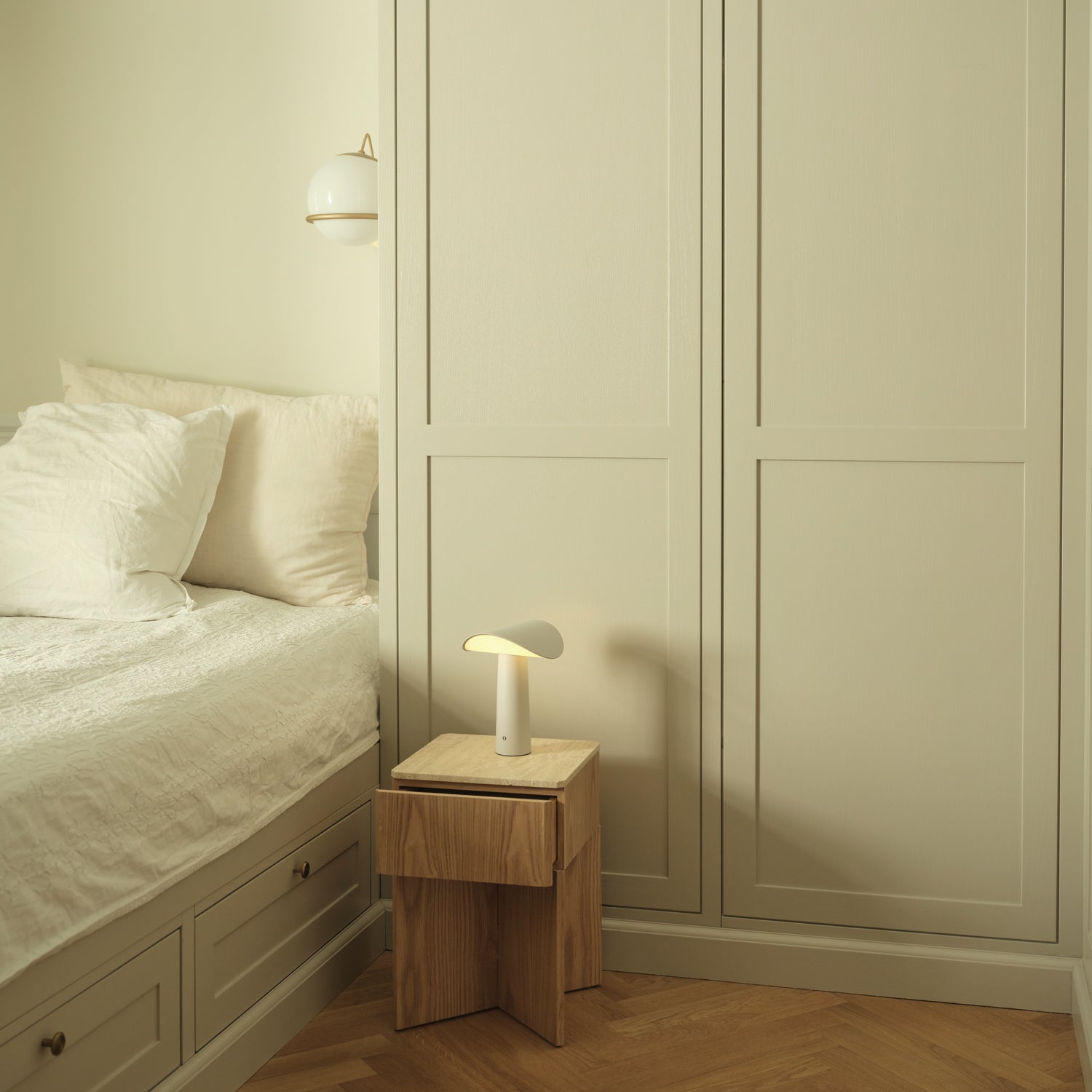 Tava sidebord eg