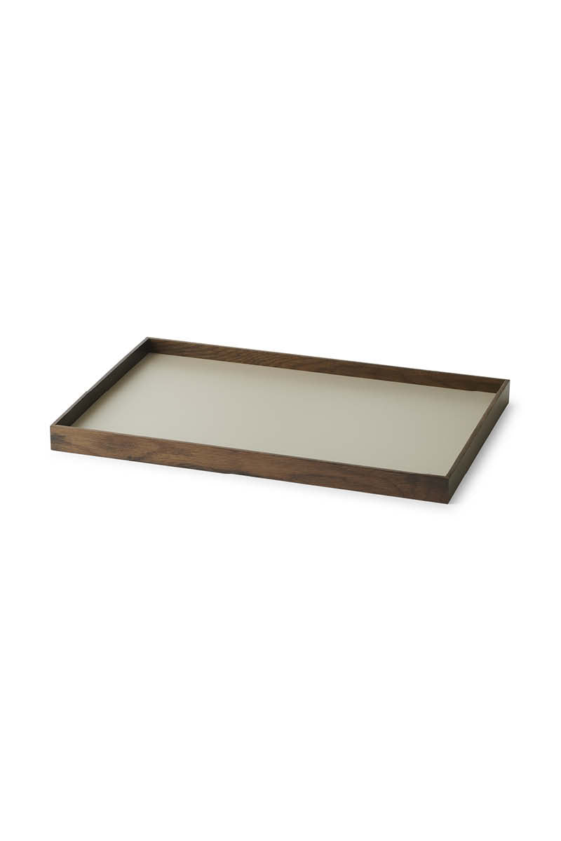 Frame bakke mellem røget eg/ grå