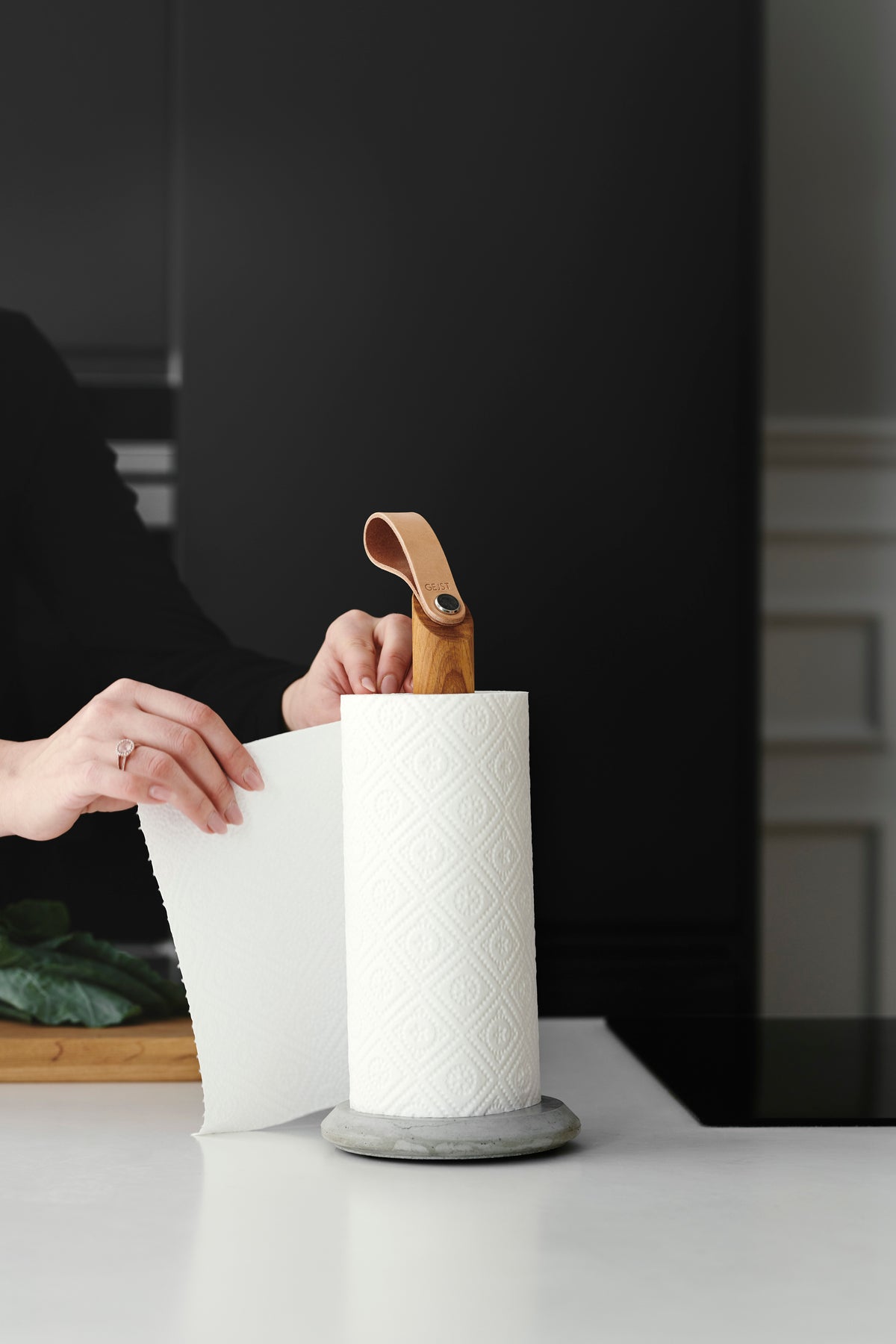 Grab køkkenrulleholder eg