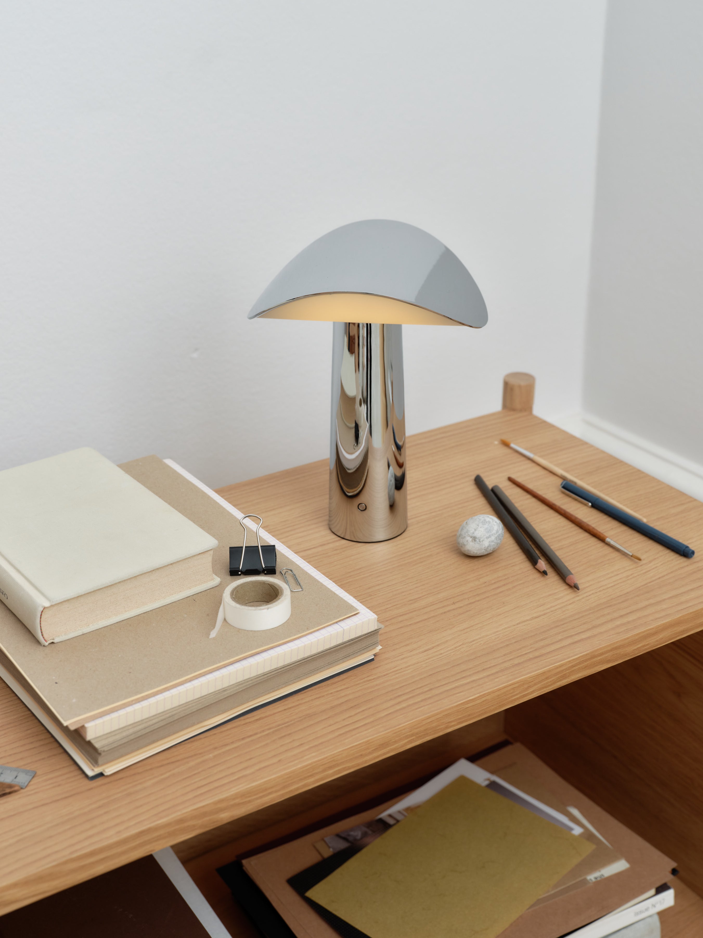 Lium portable bordlampe krom