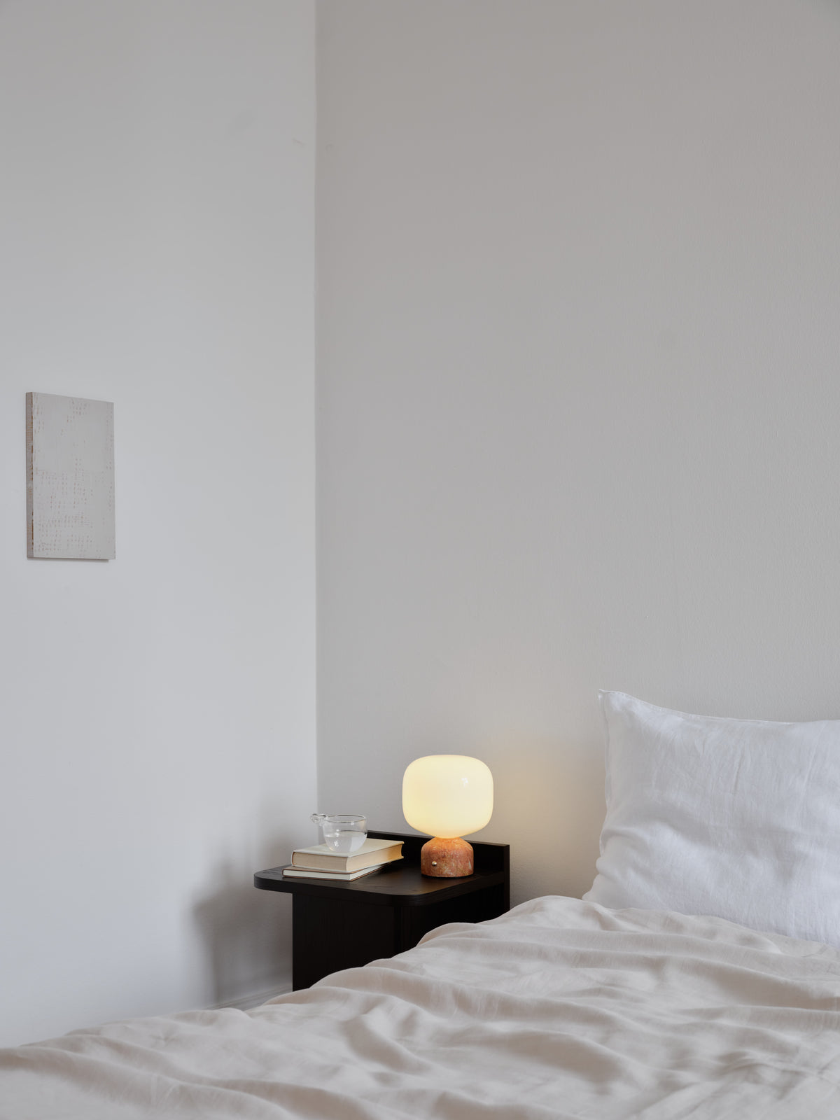 Meemo portable bordlampe gyldenrød marmor