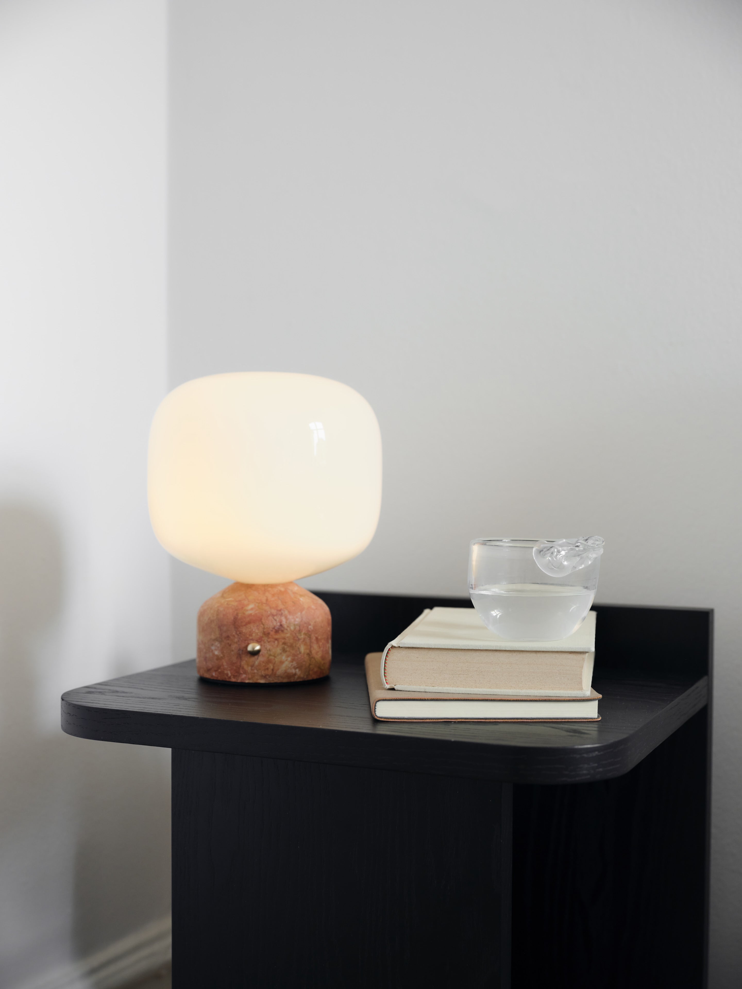 Meemo portable bordlampe gyldenrød marmor