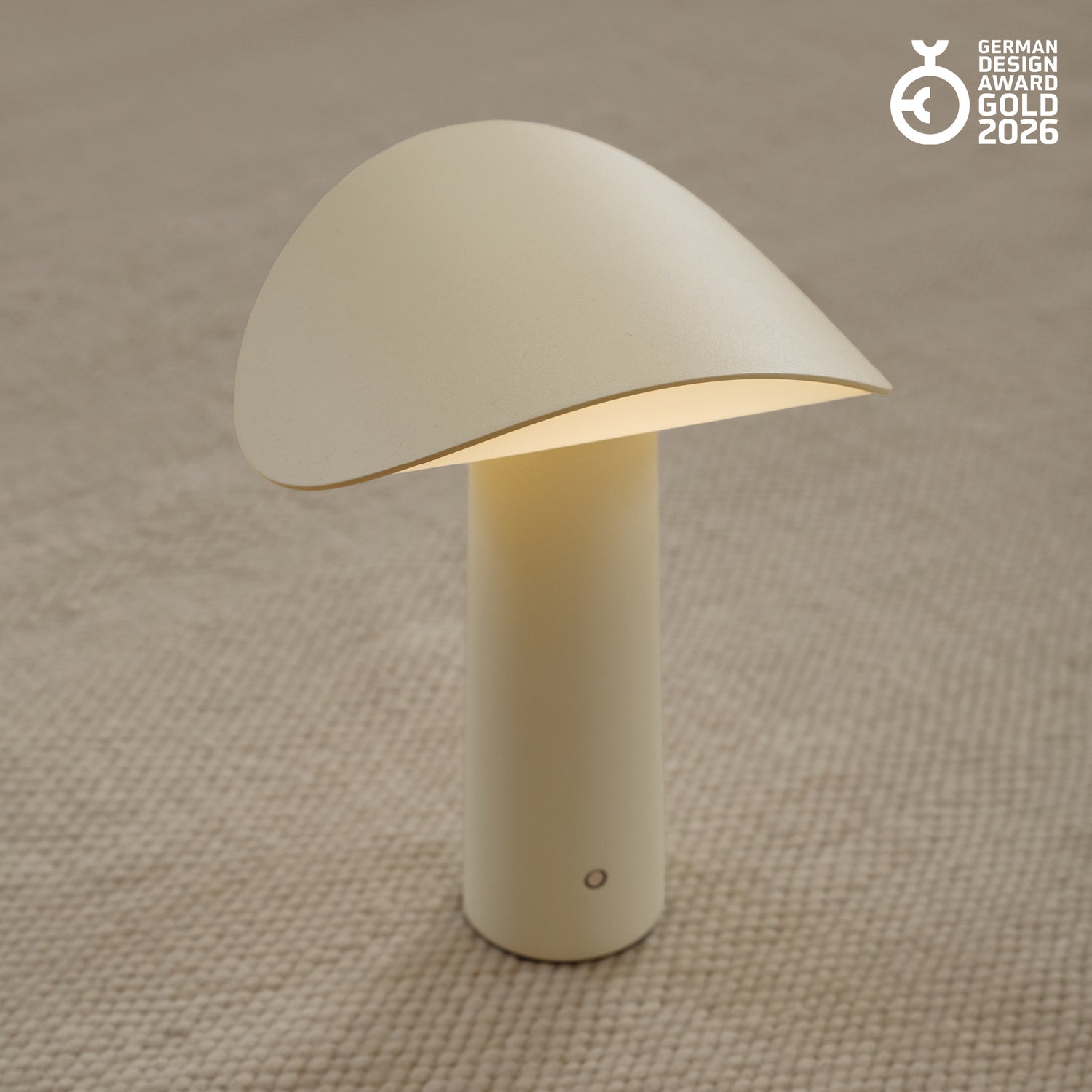 Lium portable bordlampe lysegul