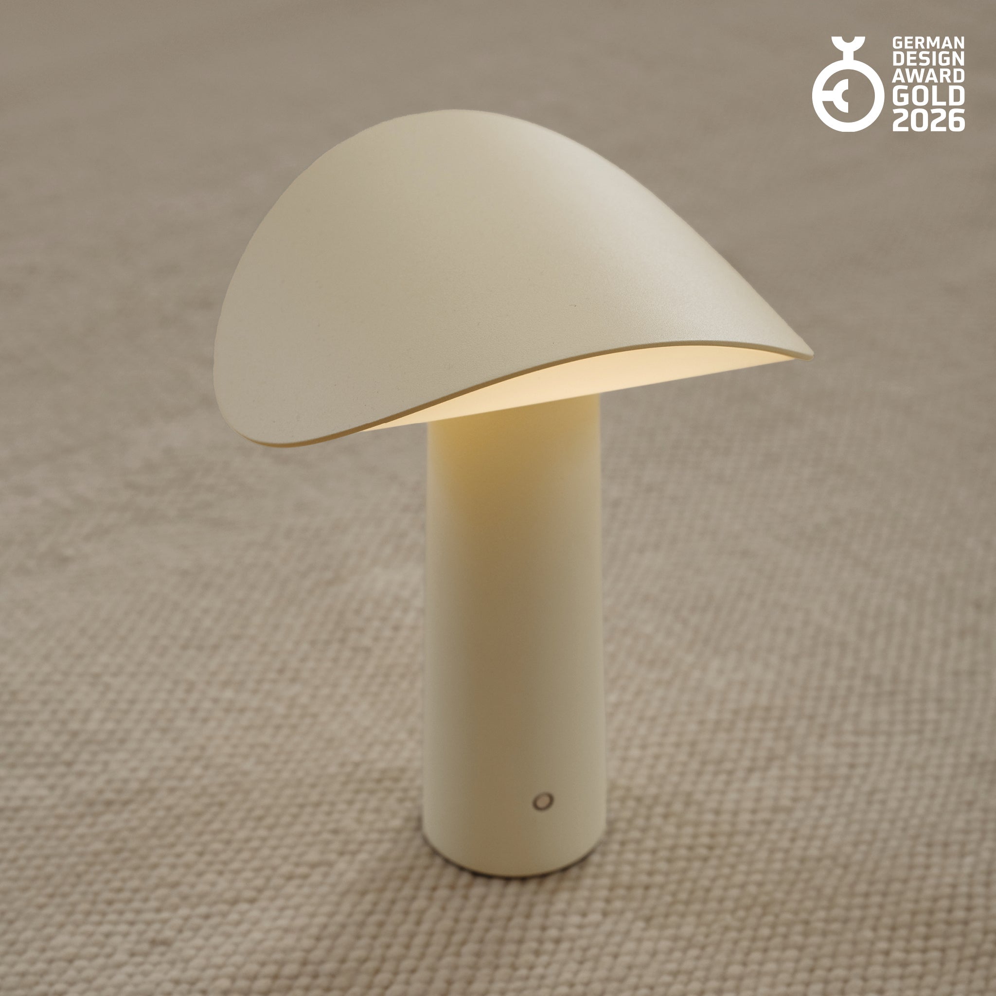 Lium portable bordlampe lysegul